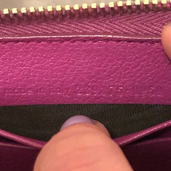 🔥YSL Studded Logo Zippy Wallet🔥 - Picture 6 of 8